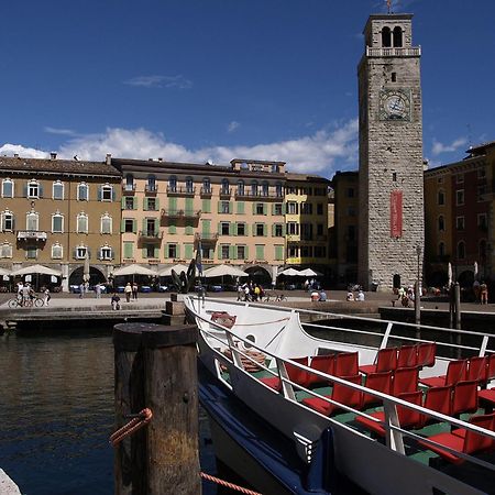 Hotel Centrale Riva del Garda Esterno foto