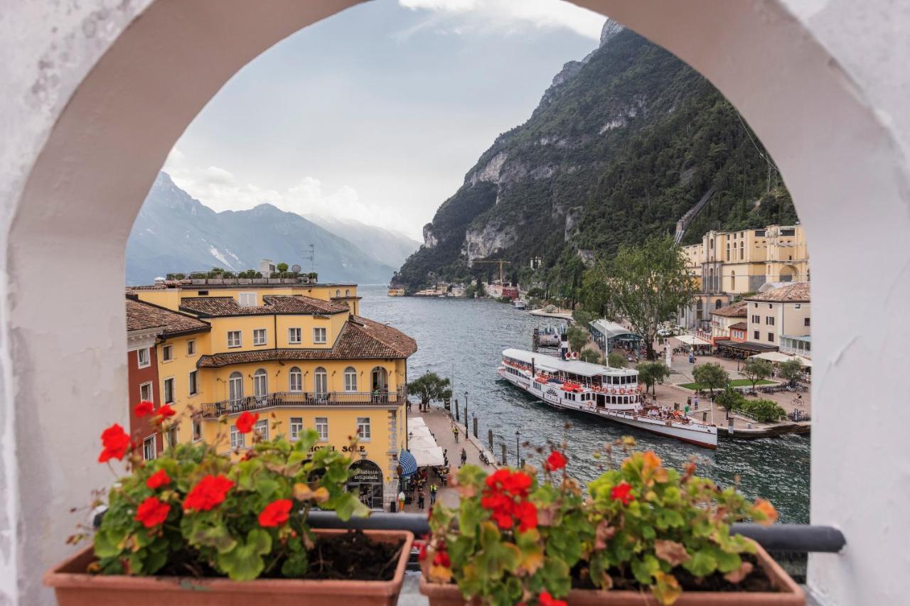 Hotel Centrale Riva del Garda Esterno foto