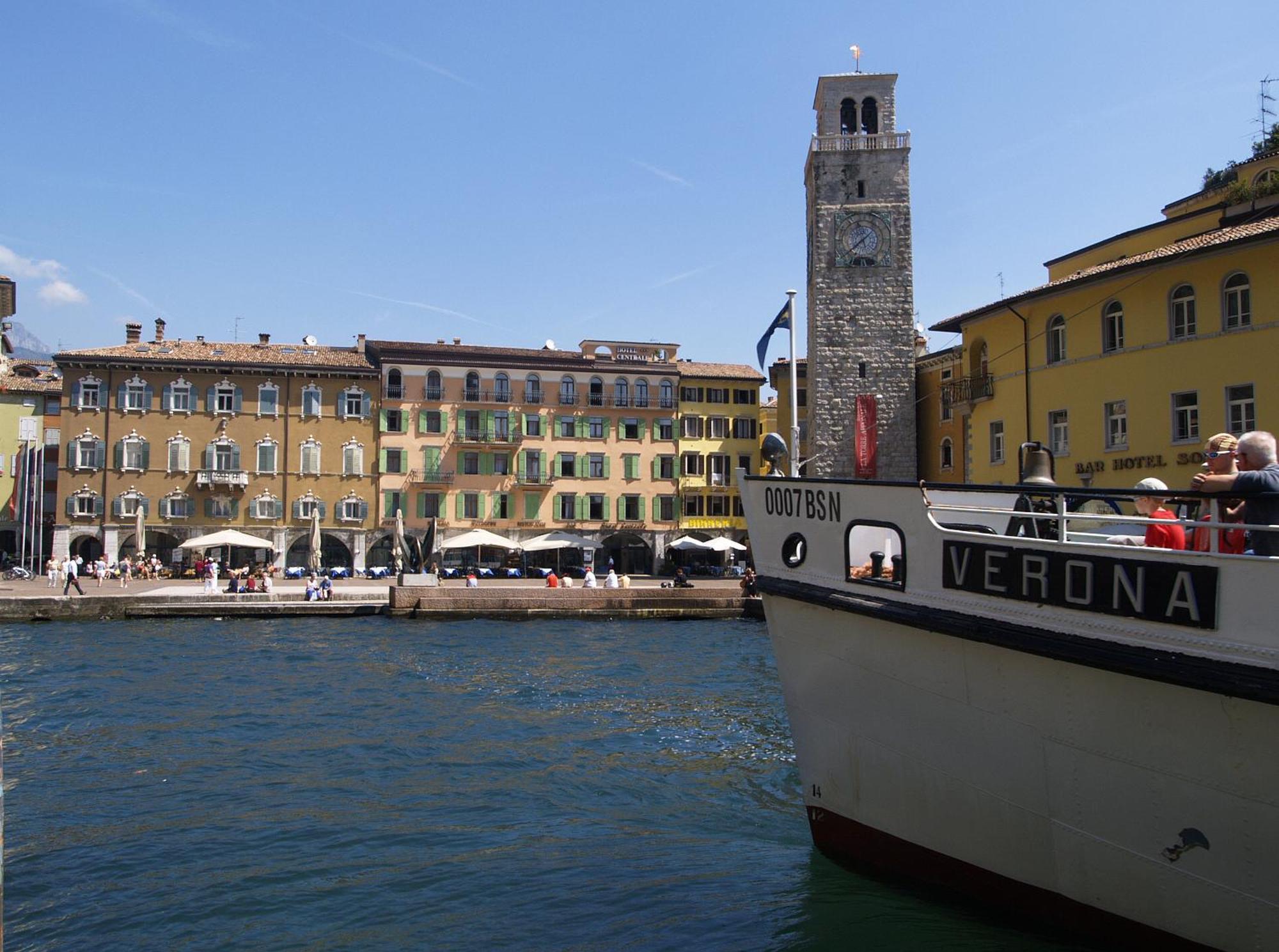 Hotel Centrale Riva del Garda Esterno foto