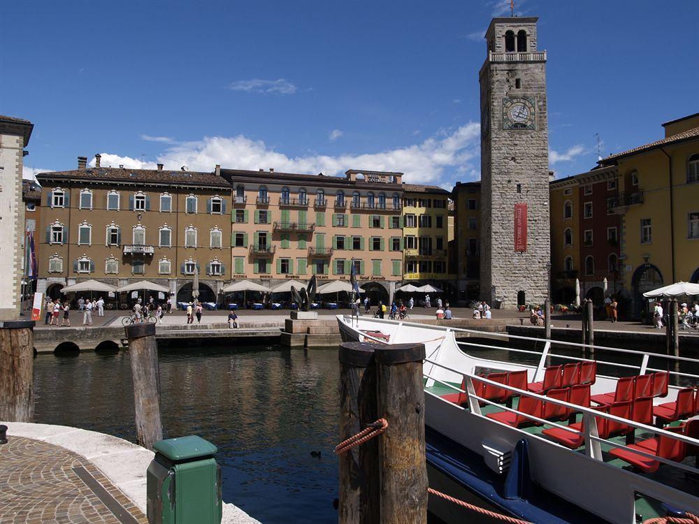 Hotel Centrale Riva del Garda Esterno foto