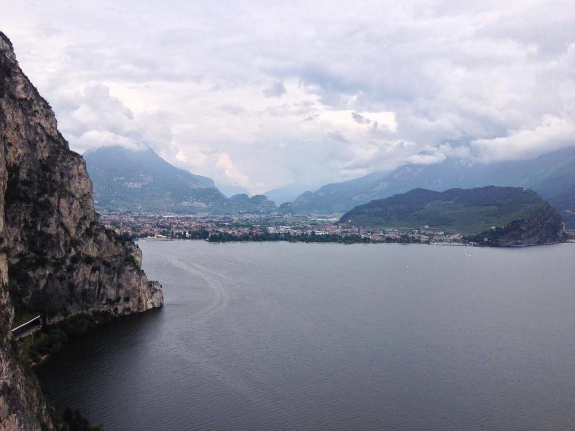 Hotel Centrale Riva del Garda Esterno foto